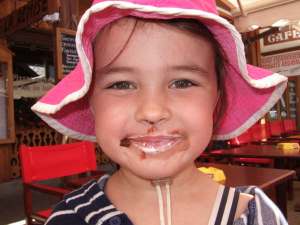 Happy little walker likes Crepe Nutella avec Chantilly